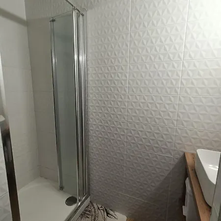 Jolie Avec Piscine Et Bord De