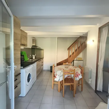 Casa de Férias Jolie Avec Piscine Et Bord De *